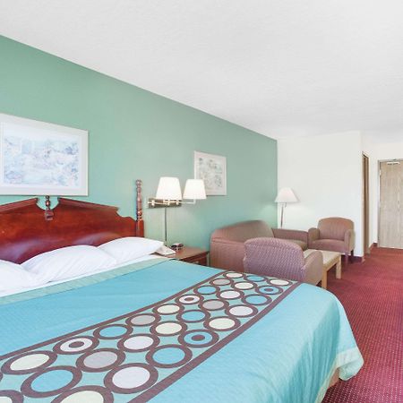 Super 8 By Wyndham Kennett Motel Екстериор снимка