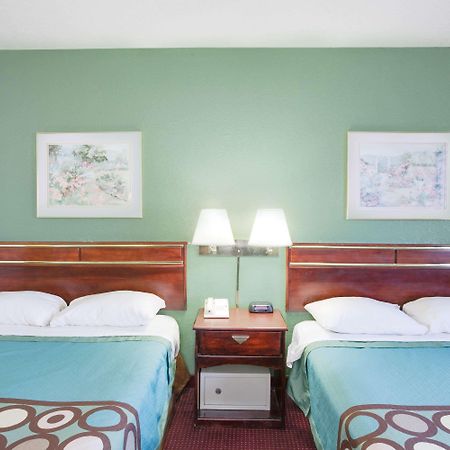 Super 8 By Wyndham Kennett Motel Екстериор снимка