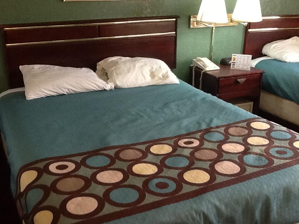 Super 8 By Wyndham Kennett Motel Екстериор снимка