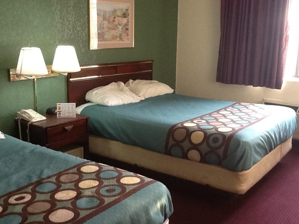 Super 8 By Wyndham Kennett Motel Екстериор снимка