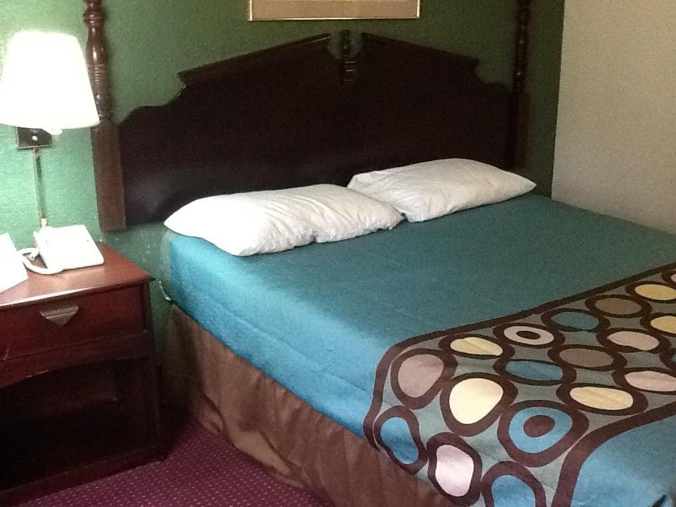 Super 8 By Wyndham Kennett Motel Екстериор снимка