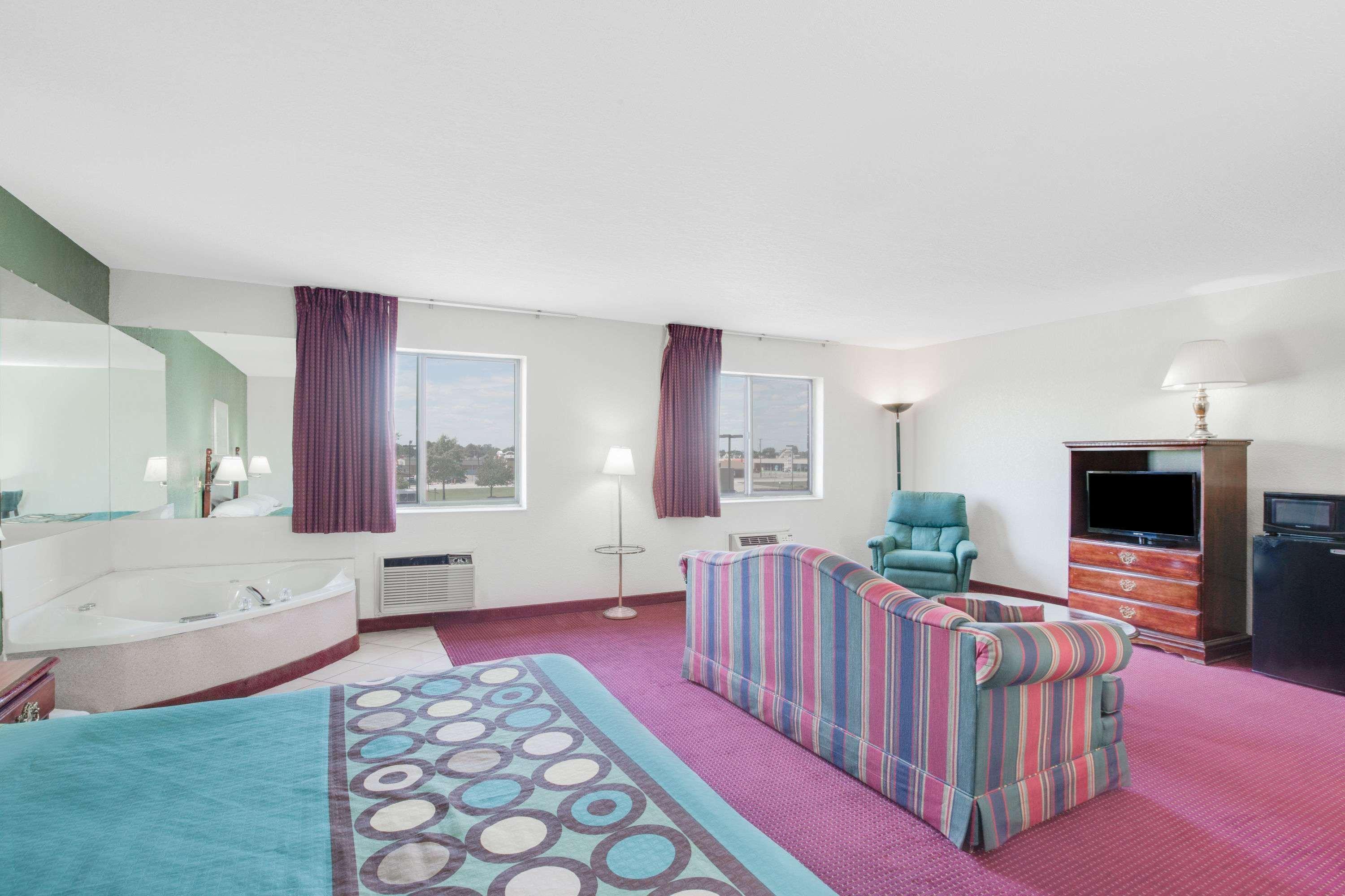 Super 8 By Wyndham Kennett Motel Екстериор снимка